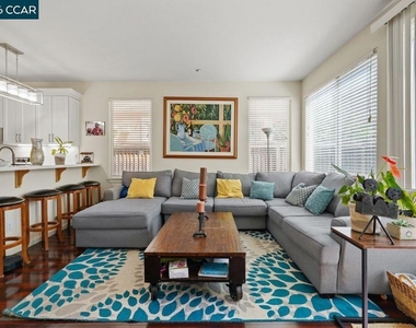 390 Black Rock St - Photo Thumbnail 7