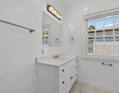 215 S Gale Drive - Photo Thumbnail 22