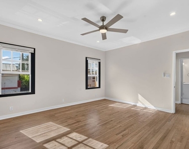 215 S Gale Drive - Photo Thumbnail 16