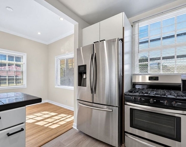 215 S Gale Drive - Photo Thumbnail 3