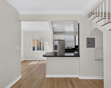 215 S Gale Drive - Photo Thumbnail 12