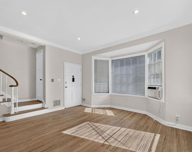 215 S Gale Drive - Photo Thumbnail 8