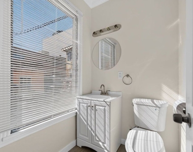 215 S Gale Drive - Photo Thumbnail 23