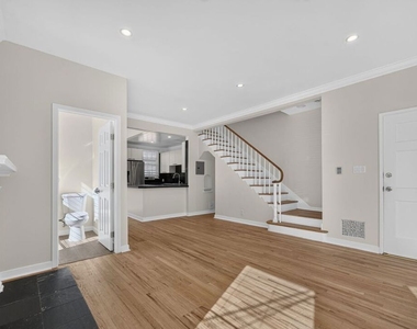 215 S Gale Drive - Photo Thumbnail 10