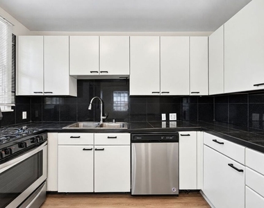 215 S Gale Drive - Photo Thumbnail 5