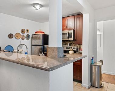 550 W Regent Street - Photo Thumbnail 6