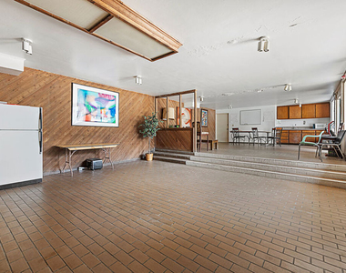 550 W Regent Street - Photo Thumbnail 13