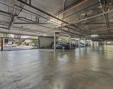 550 W Regent Street - Photo Thumbnail 17