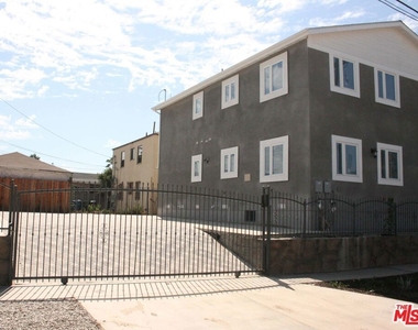 4870 St. Elmo Street - Photo Thumbnail 3