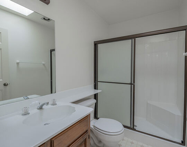 1246 E Lexington Drive - Photo Thumbnail 21