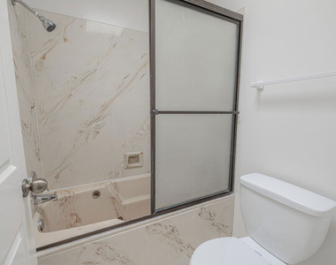 1246 E Lexington Drive - Photo Thumbnail 18