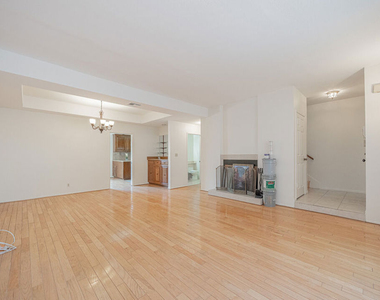 1246 E Lexington Drive - Photo Thumbnail 2