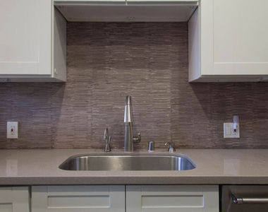 1271 Granville Avenue - Photo Thumbnail 5