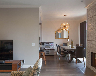 1271 Granville Avenue - Photo Thumbnail 9
