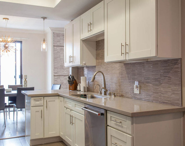 1271 Granville Avenue - Photo Thumbnail 4