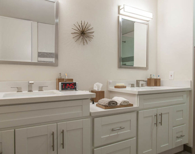 1271 Granville Avenue - Photo Thumbnail 15