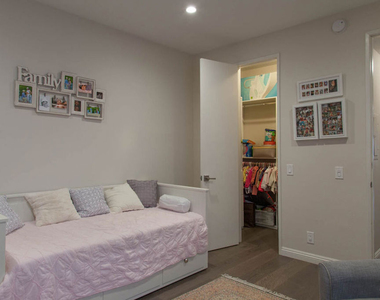 1271 Granville Avenue - Photo Thumbnail 22