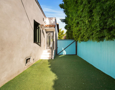 327 N Edinburgh Avenue - Photo Thumbnail 17