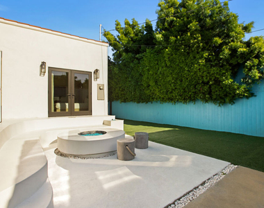 327 N Edinburgh Avenue - Photo Thumbnail 11