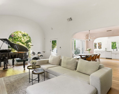 327 N Edinburgh Avenue - Photo Thumbnail 30