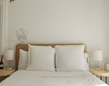 327 N Edinburgh Avenue - Photo Thumbnail 42