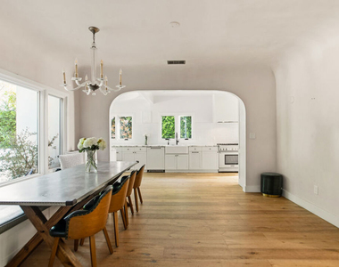 327 N Edinburgh Avenue - Photo Thumbnail 29