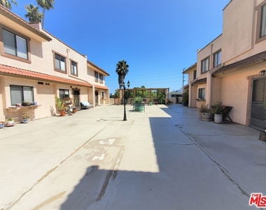 4365 Mclaughlin Avenue - Photo Thumbnail 1