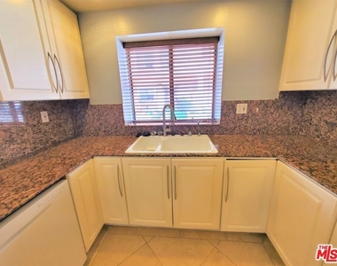 4365 Mclaughlin Avenue - Photo Thumbnail 17