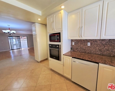 4365 Mclaughlin Avenue - Photo Thumbnail 18
