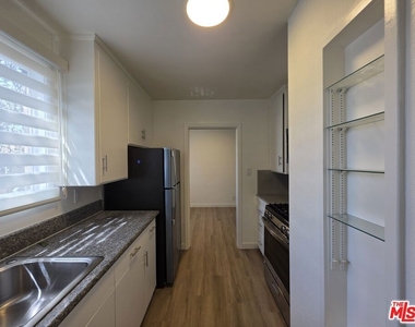 1280 West Boulevard - Photo Thumbnail 10