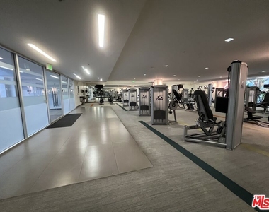 1234 Wilshire Boulevard - Photo Thumbnail 17