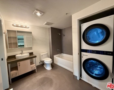 1234 Wilshire Boulevard - Photo Thumbnail 5