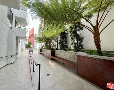1234 Wilshire Boulevard - Photo Thumbnail 11