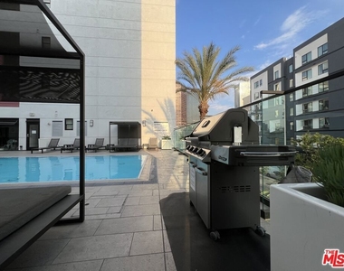 1234 Wilshire Boulevard - Photo Thumbnail 24