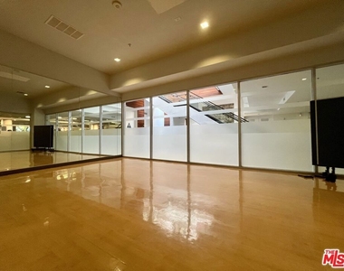 1234 Wilshire Boulevard - Photo Thumbnail 14