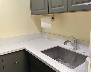 721 Broadway - Photo Thumbnail 5