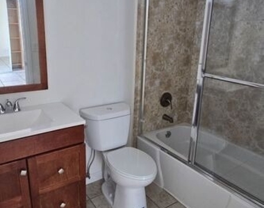 1748 Colby Avenue - Photo Thumbnail 17