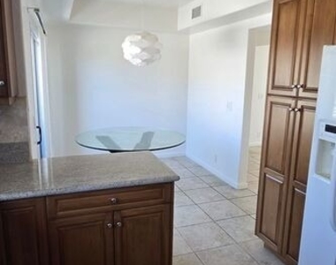 1748 Colby Avenue - Photo Thumbnail 6