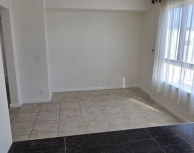 1748 Colby Avenue - Photo Thumbnail 3