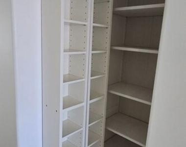 1748 Colby Avenue - Photo Thumbnail 16