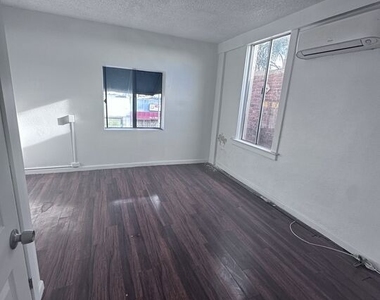 844 W Gardena Blvd. - Photo Thumbnail 5