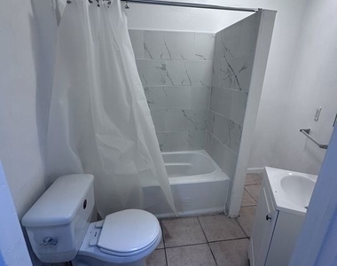 844 W Gardena Blvd. - Photo Thumbnail 7