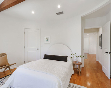 2130 Manning Avenue - Photo Thumbnail 12