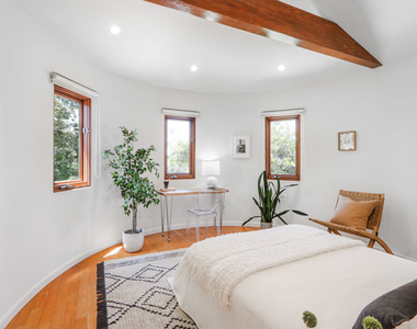 2130 Manning Avenue - Photo Thumbnail 13
