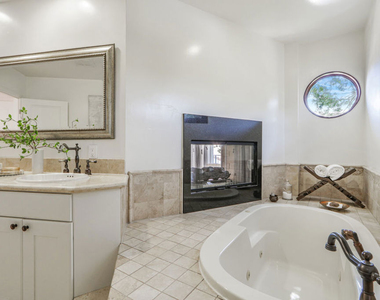 2130 Manning Avenue - Photo Thumbnail 17