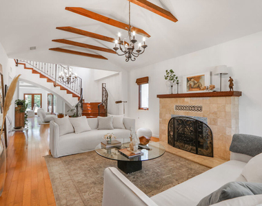 2130 Manning Avenue - Photo Thumbnail 2
