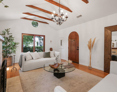2130 Manning Avenue - Photo Thumbnail 4
