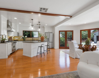2130 Manning Avenue - Photo Thumbnail 6