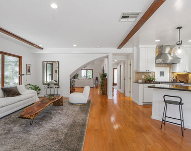 2130 Manning Avenue - Photo Thumbnail 5