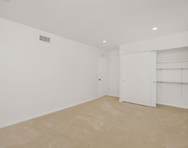 3315 Crail Way - Photo Thumbnail 21